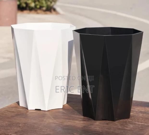 Plastic Flower Pot - thumbnail 2