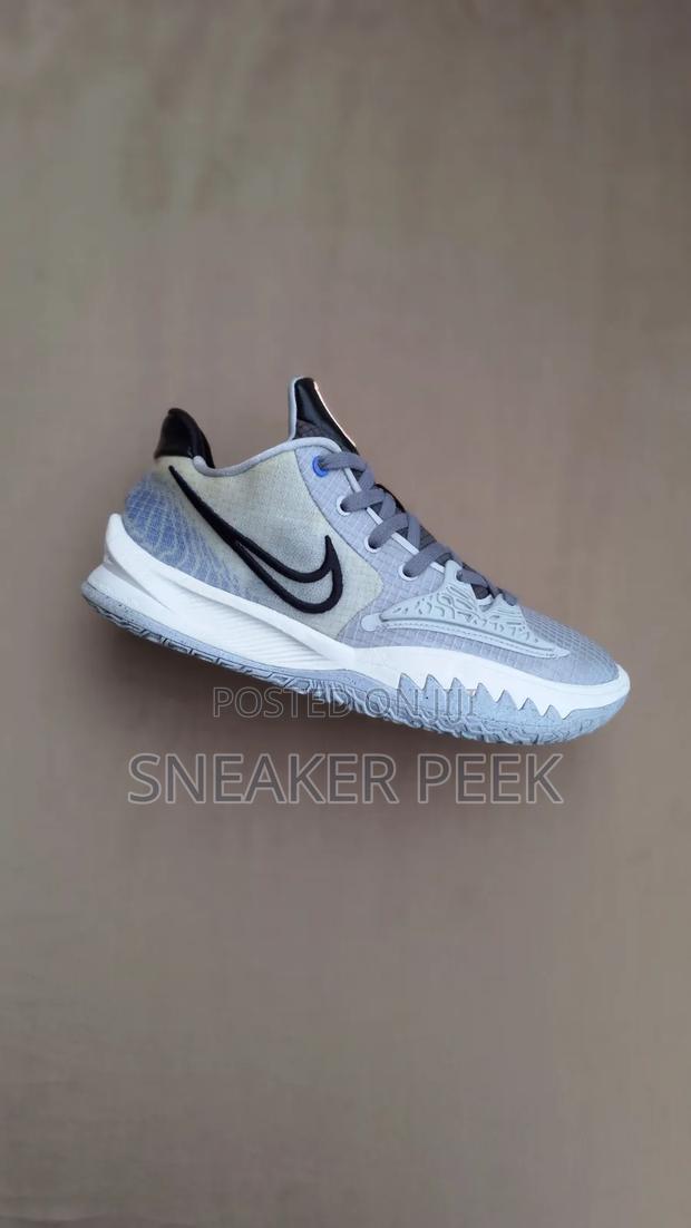Basketball Shoes "Kyrie 4 Low"