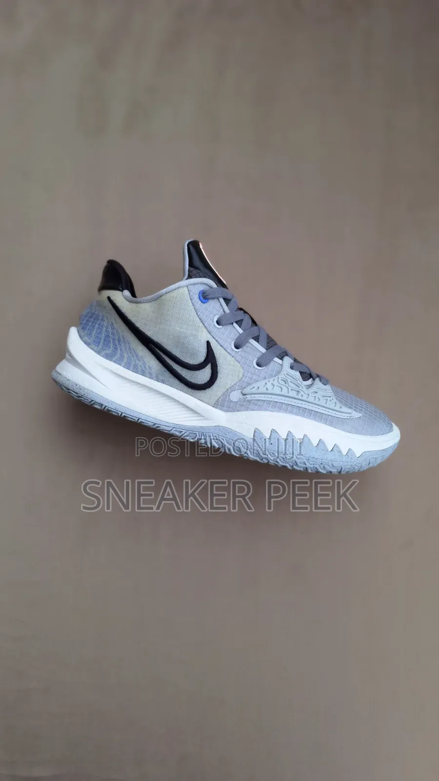 Basketball Shoes "Kyrie 4 Low"