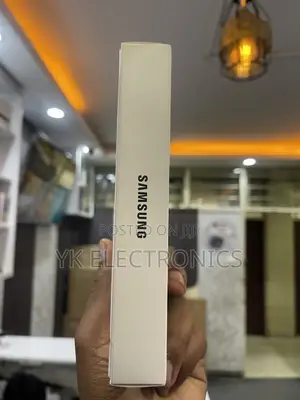 New Samsung Galaxy F17 5G 128 GB Purple