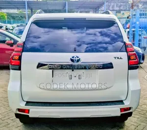 Toyota Land Cruiser Prado 2021 White