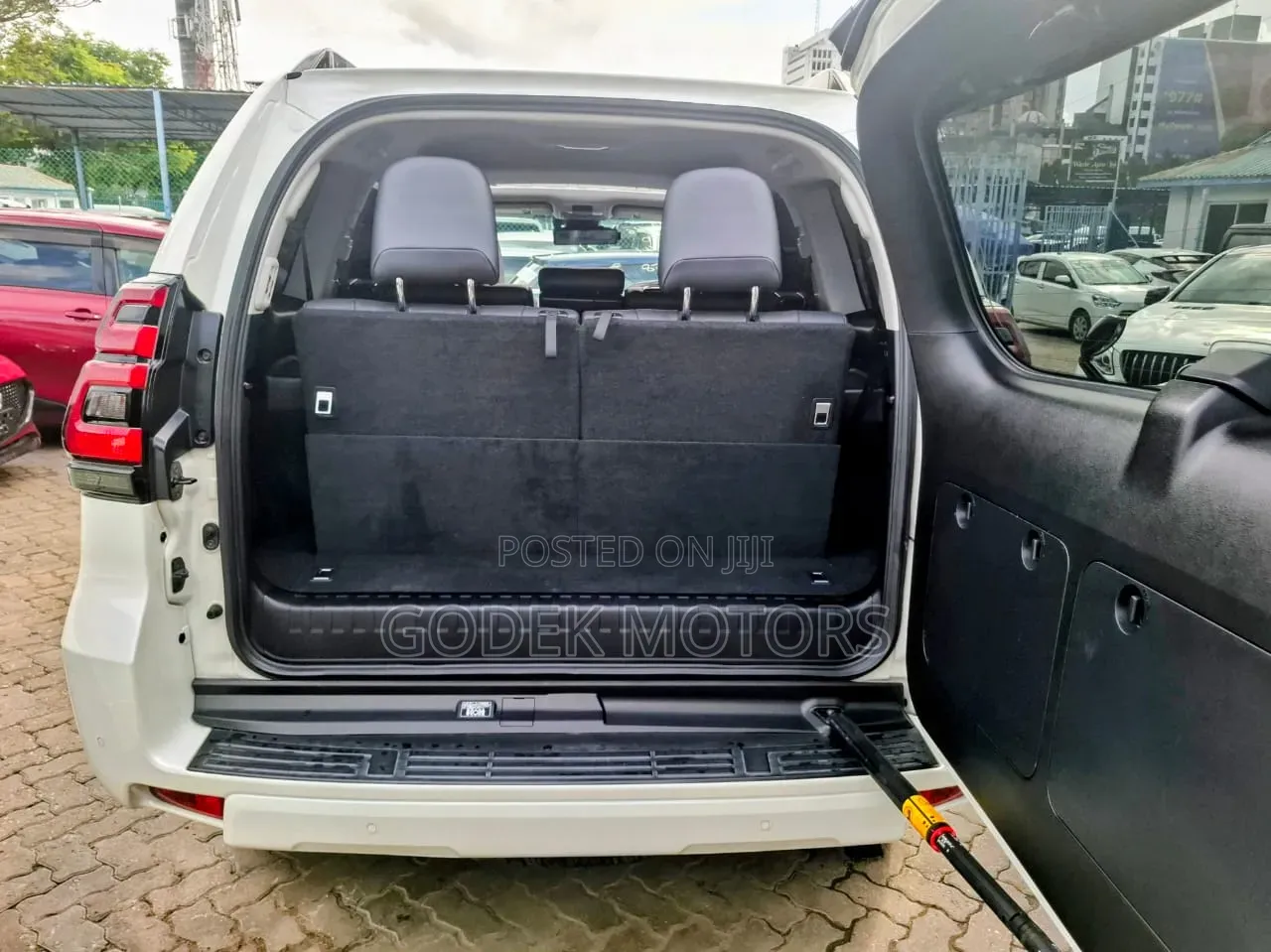 Toyota Land Cruiser Prado 2021 White