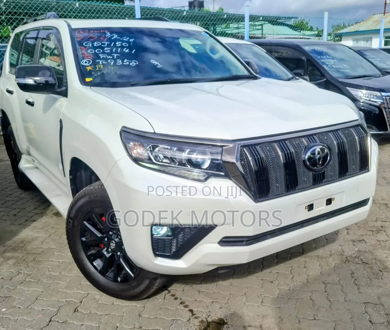 Toyota Land Cruiser Prado 2021 White
