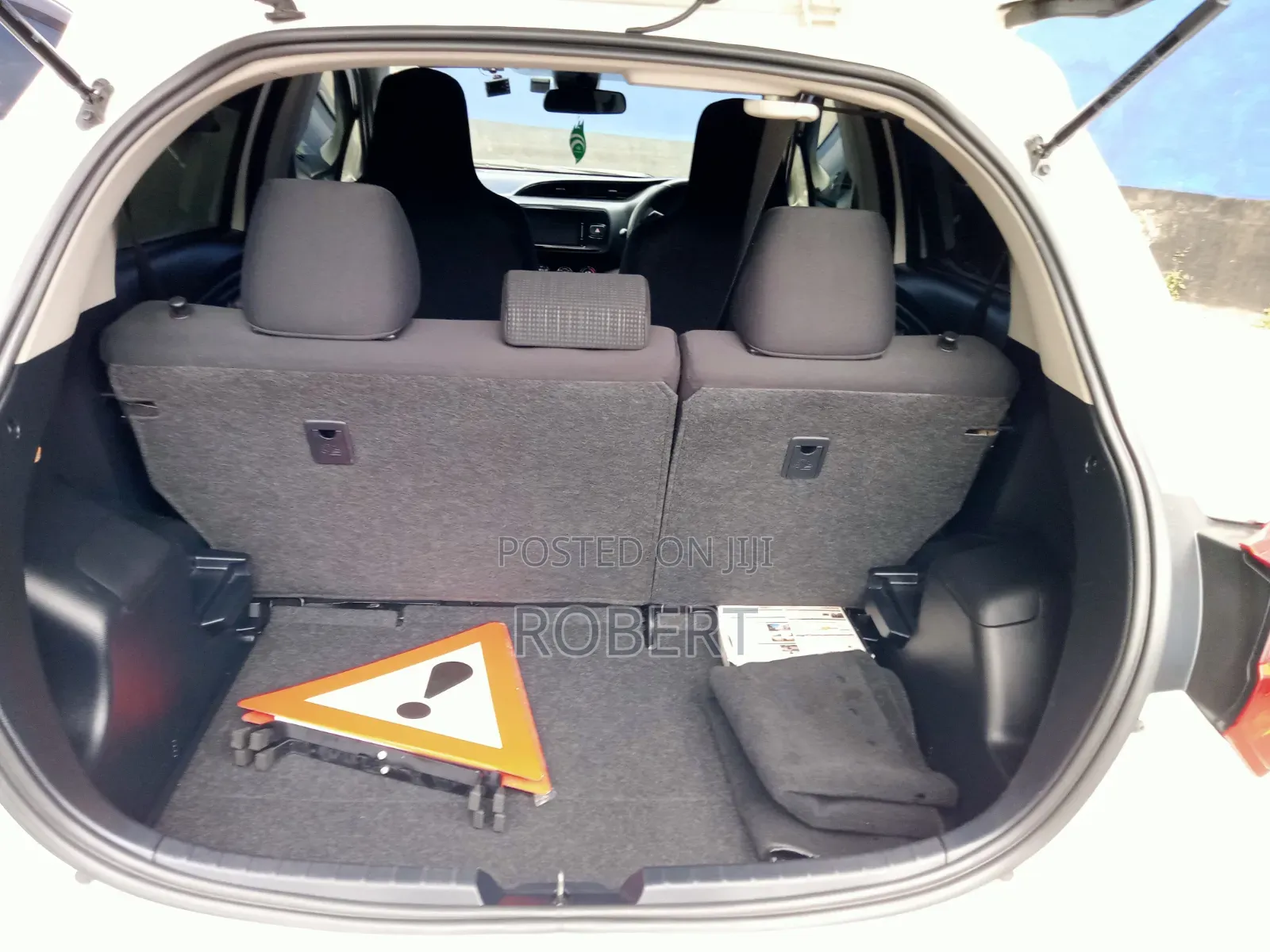 Toyota Vitz 1.3 FWD 5dr 2017 White