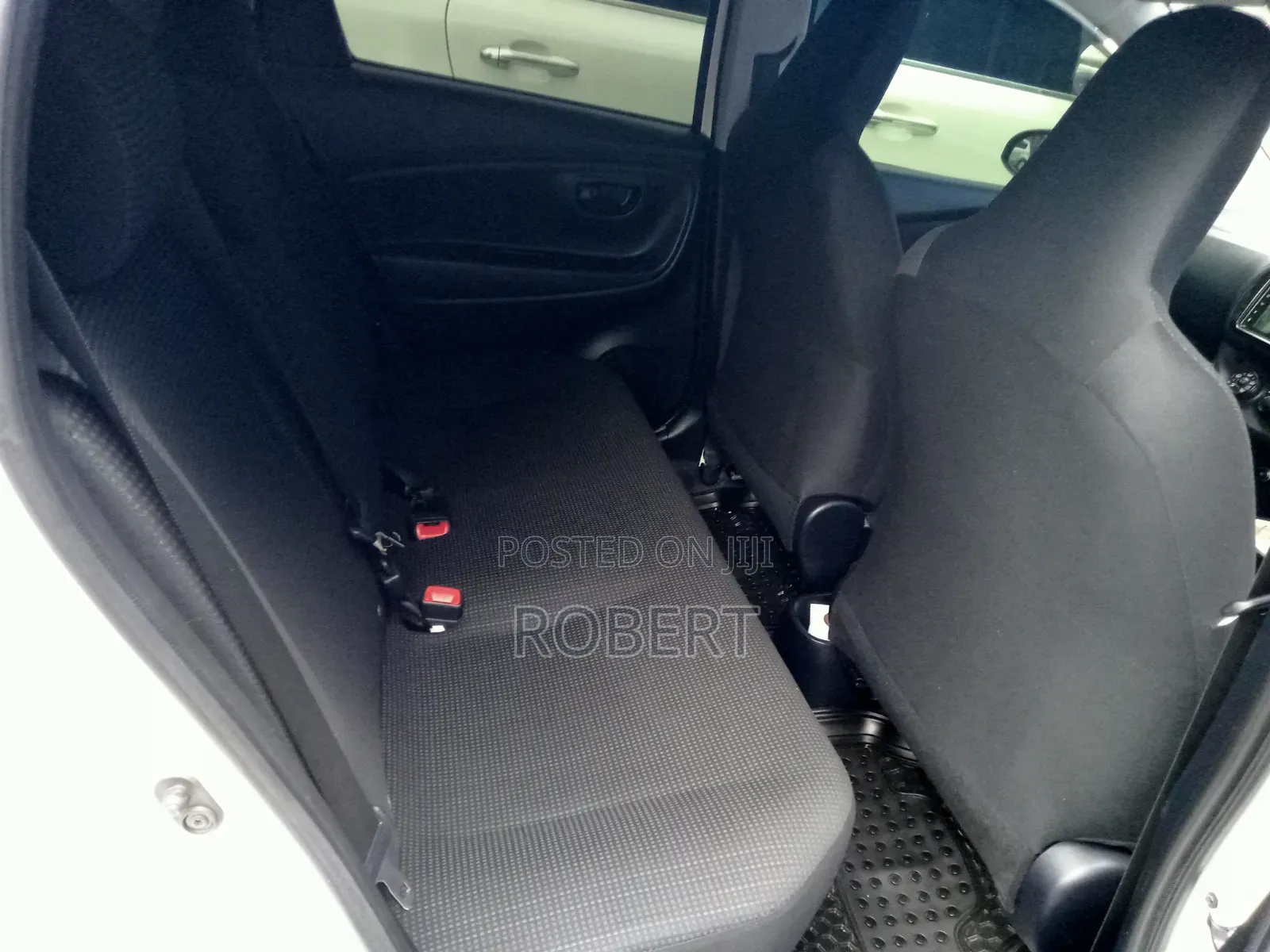 Toyota Vitz 1.3 FWD 5dr 2017 White