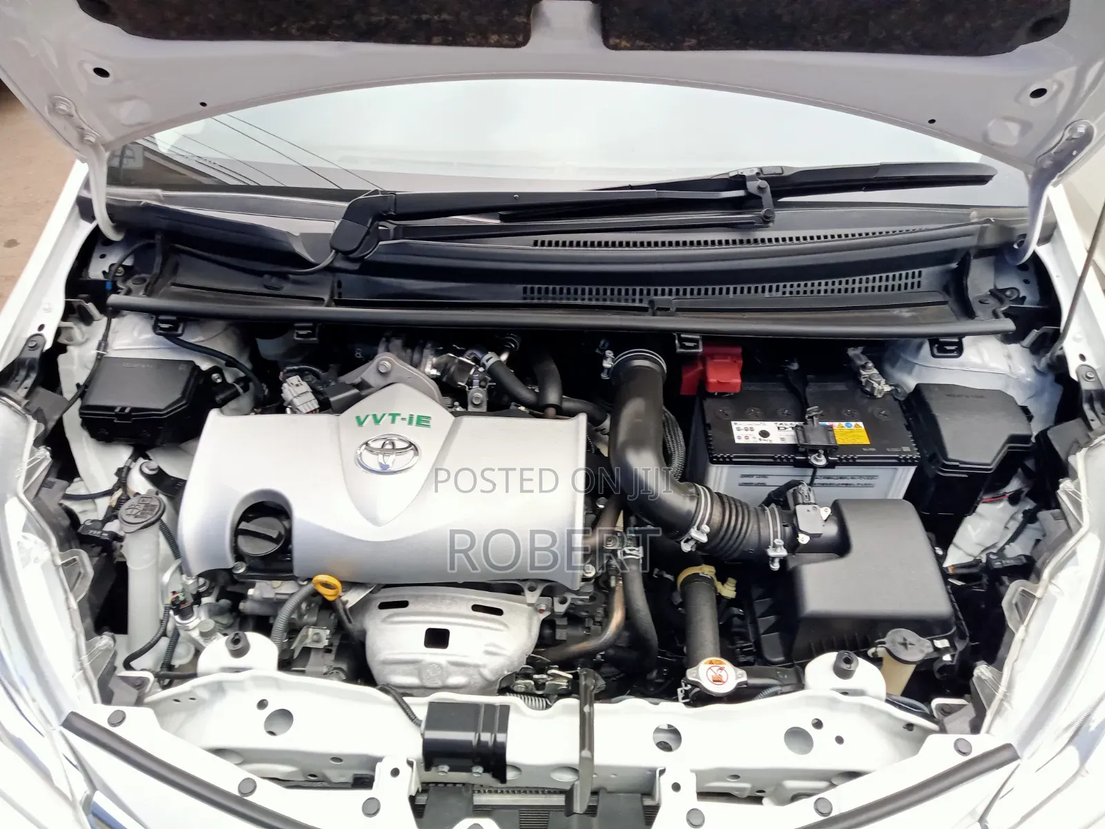Toyota Vitz 1.3 FWD 5dr 2017 White