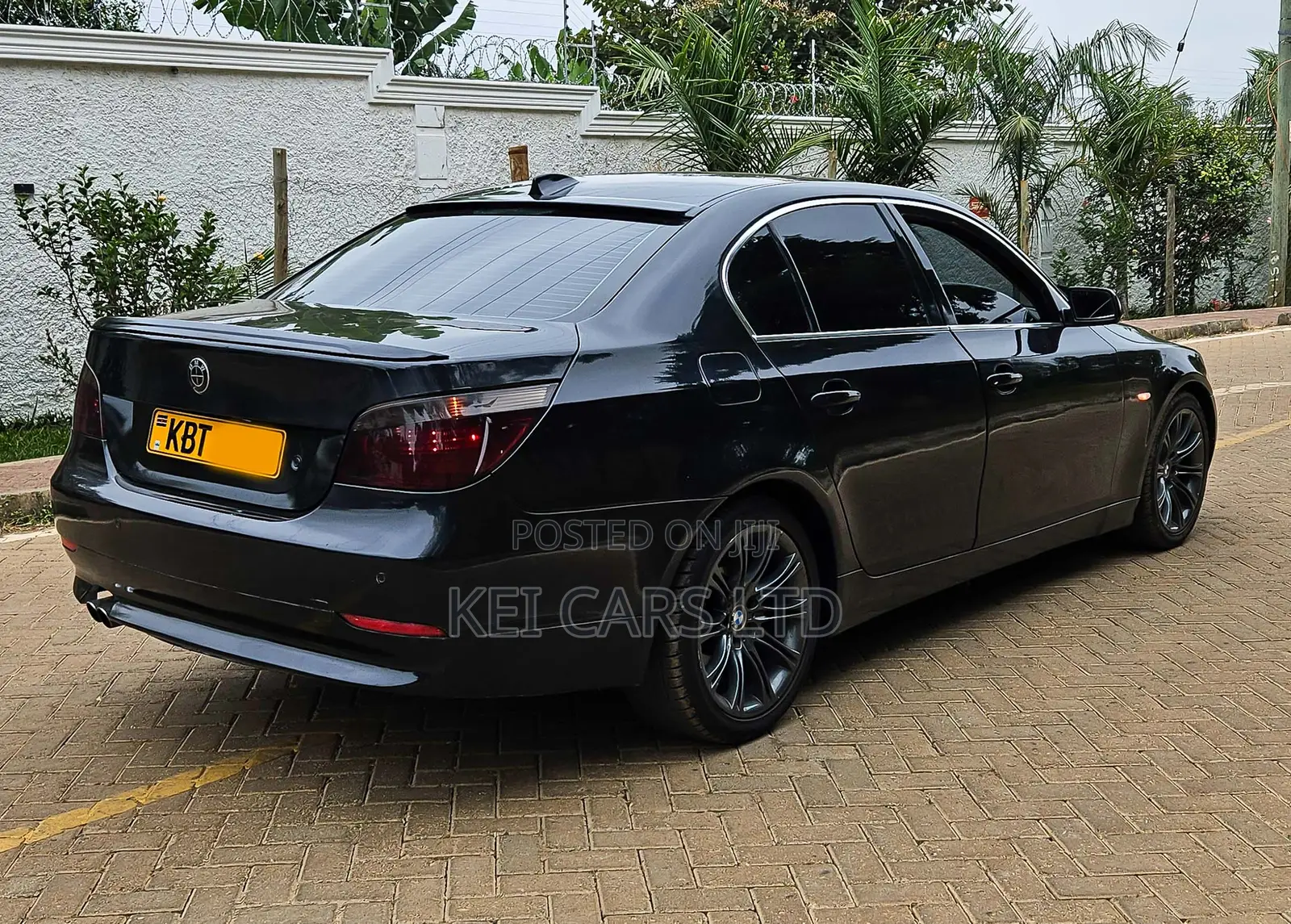 BMW 520i 2004 Black