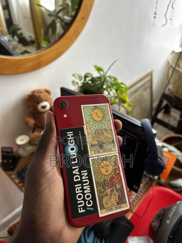 Apple iPhone XR 128 GB Red - thumbnail 3