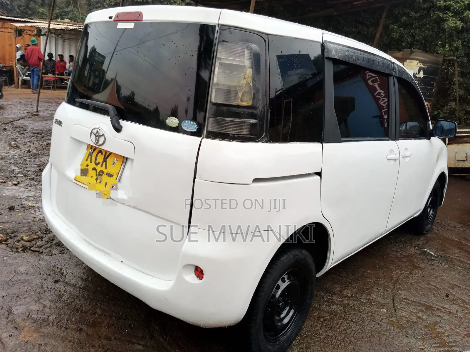 Toyota Sienta 2010 White