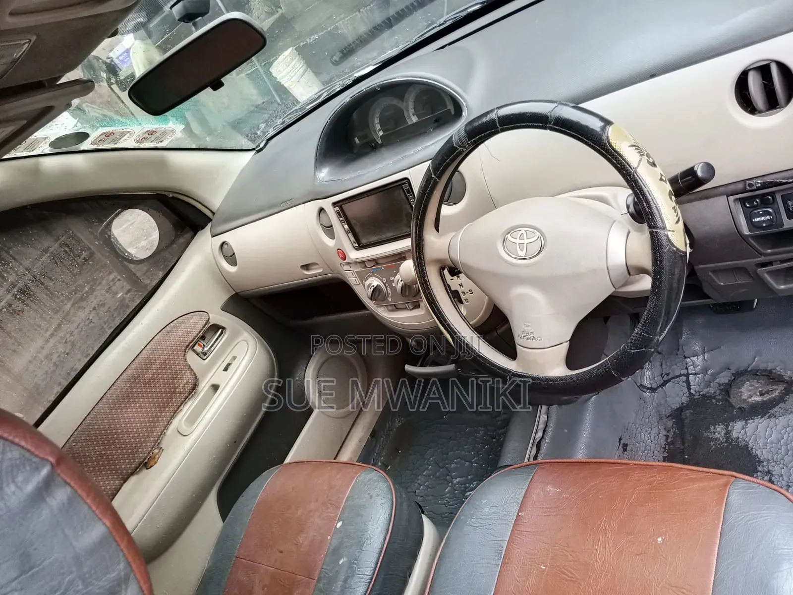 Toyota Sienta 2010 White