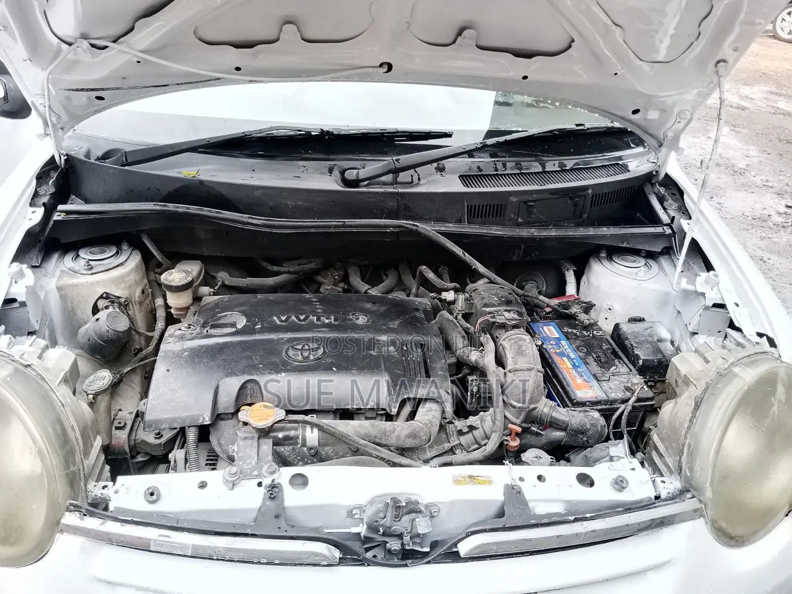 Toyota Sienta 2010 White