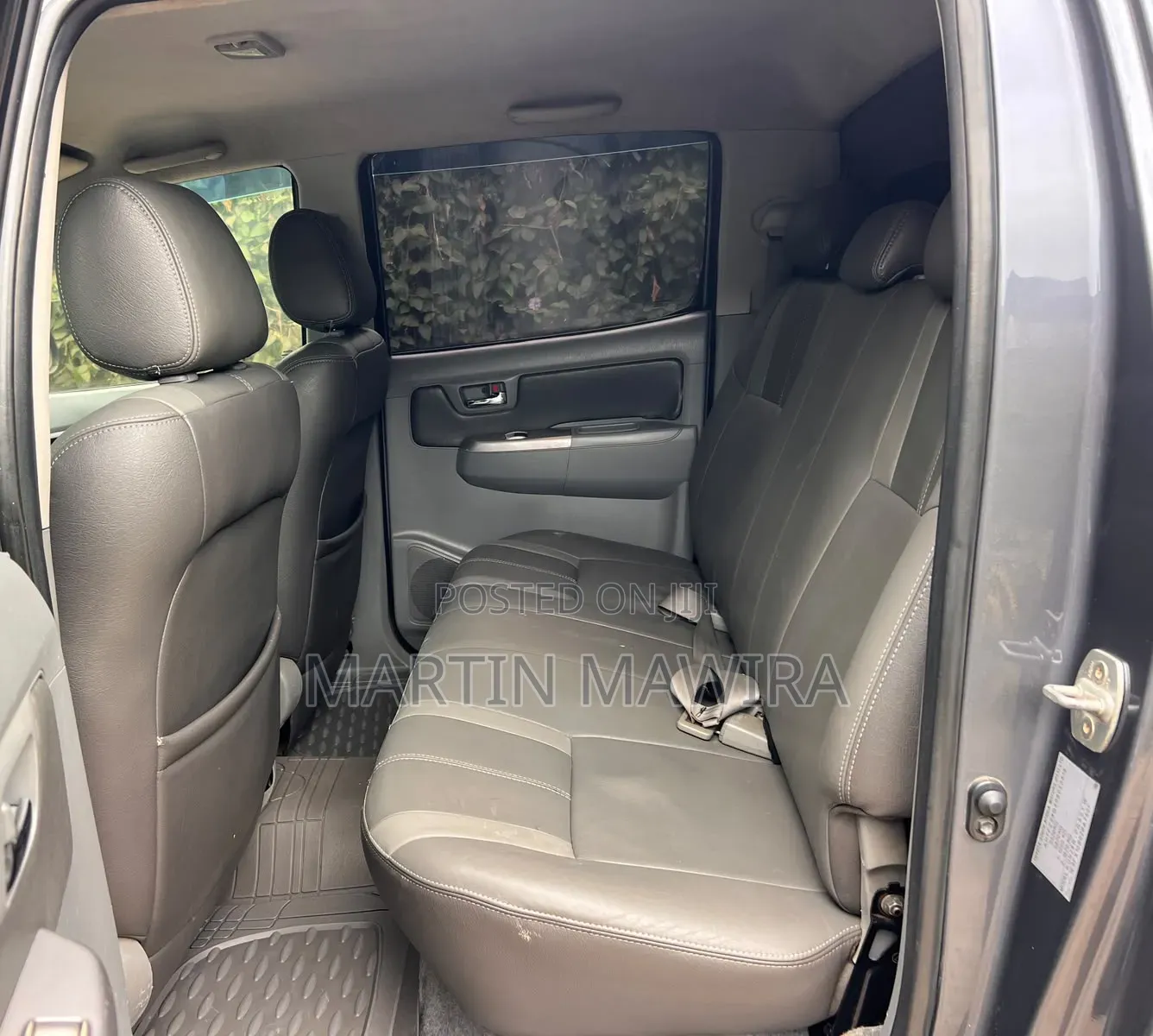 Toyota Hilux 2012 Gray