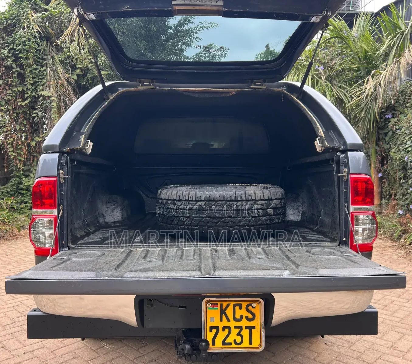 Toyota Hilux 2012 Gray