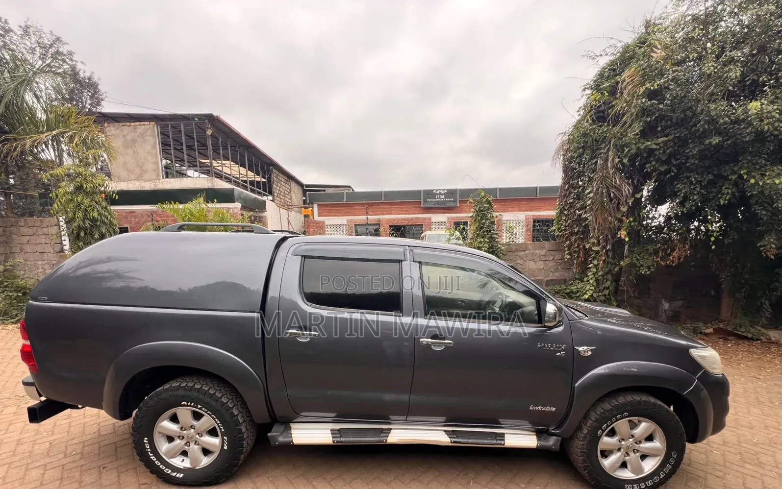 Toyota Hilux 2012 Gray