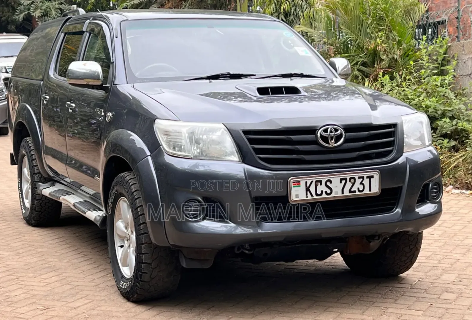 Toyota Hilux 2012 Gray