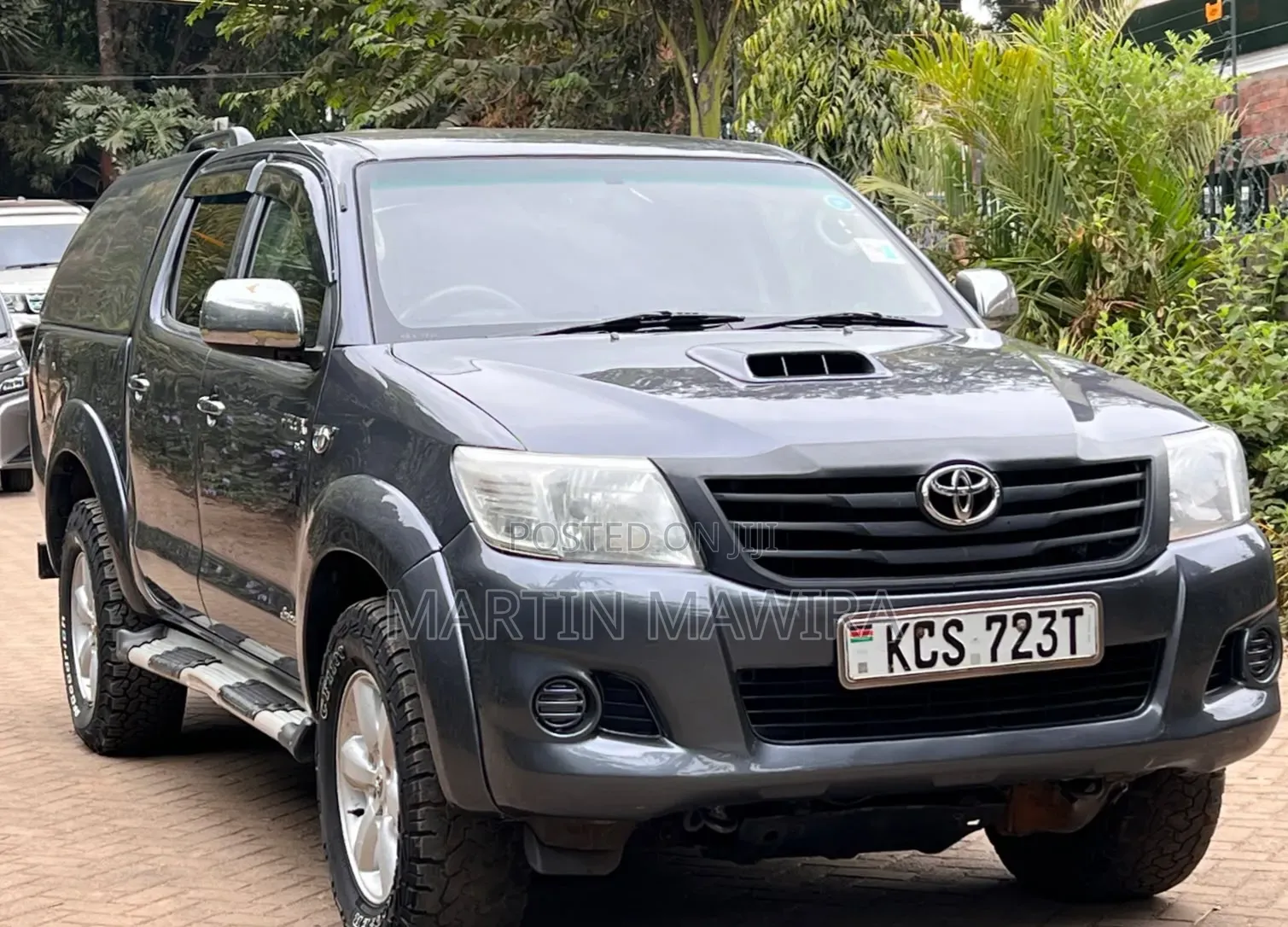 Toyota Hilux 2012 Gray
