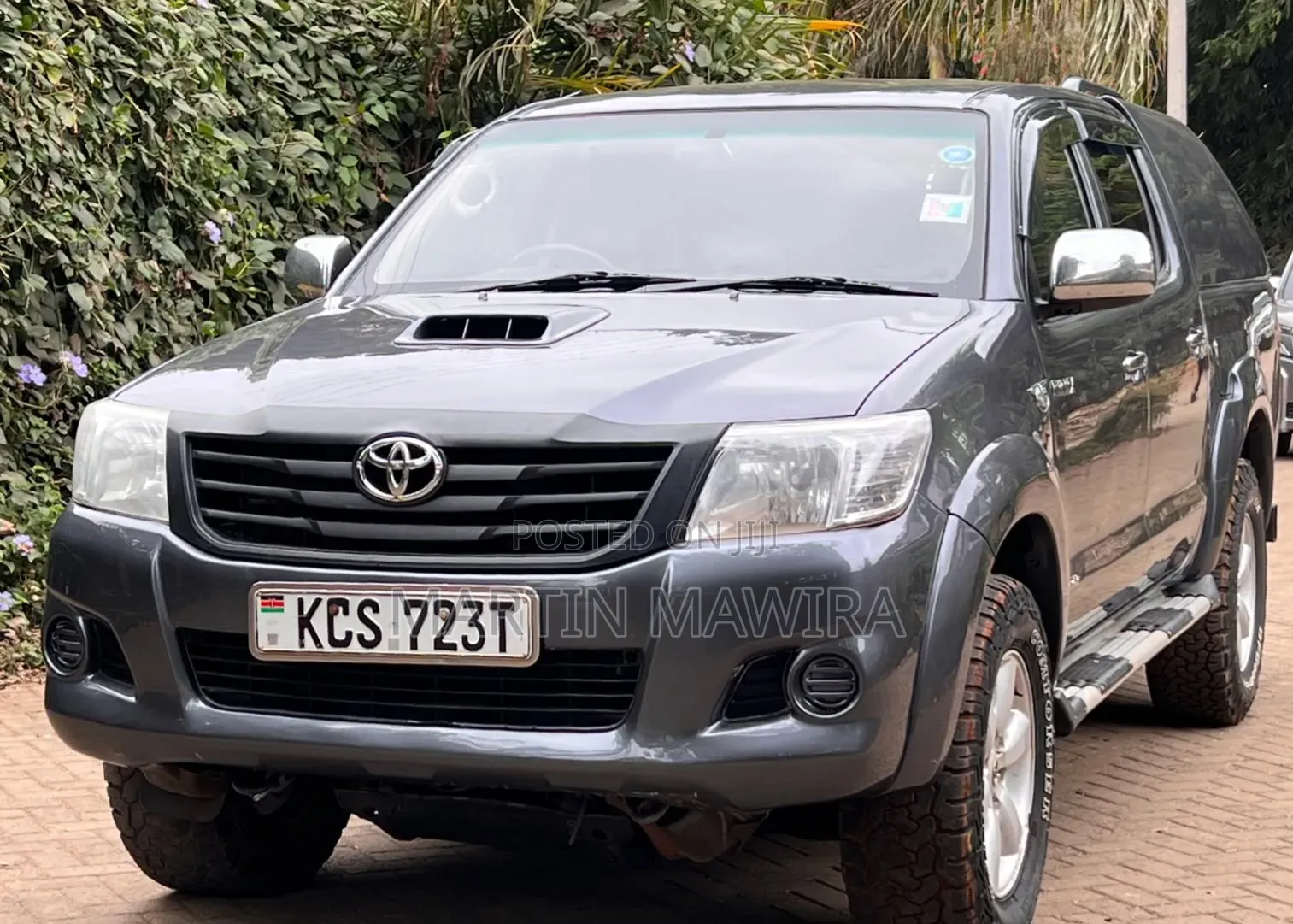Toyota Hilux 2012 Gray