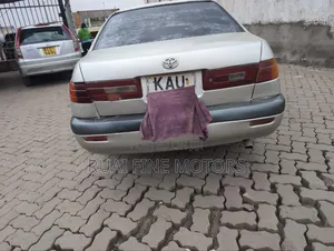 Toyota Corolla 1997 Silver