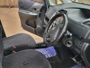 Toyota Ractis 1.5 FWD 2007 Silver