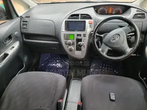 Toyota Ractis 1.5 FWD 2007 Silver