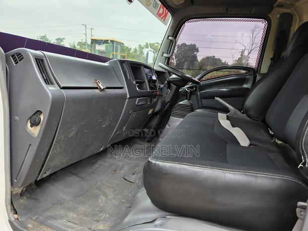 Isuzu NMR Cover Body 2008 White - thumbnail 9