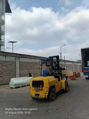 Professional Forklift Operation-Lifting Transportation of Heavy Load