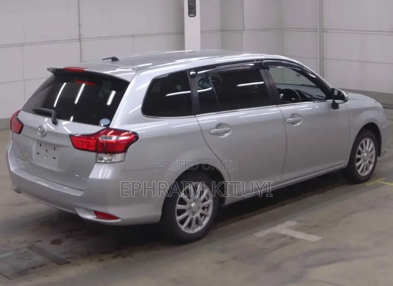 Toyota Corolla Fielder 2021 Silver