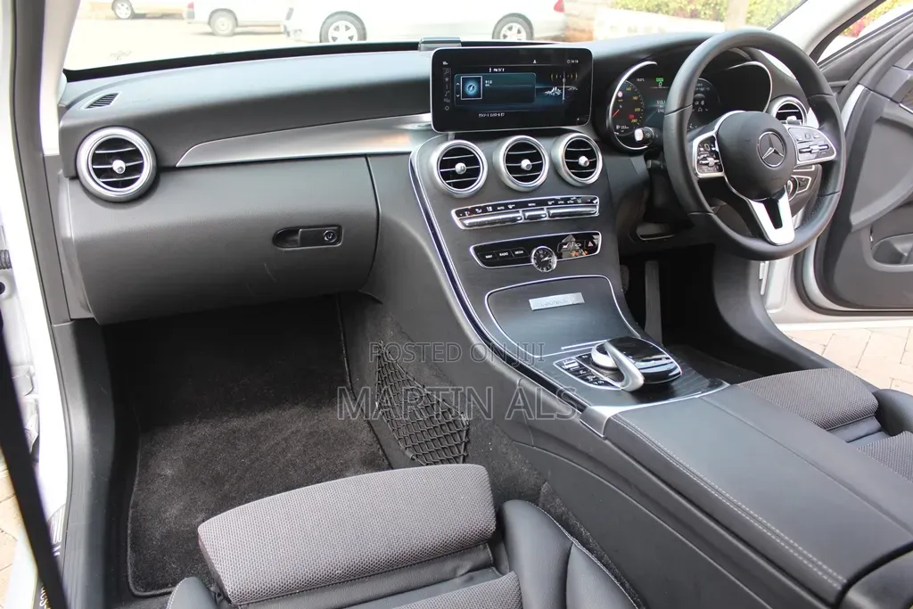 Mercedes-Benz C200 2019 Silver