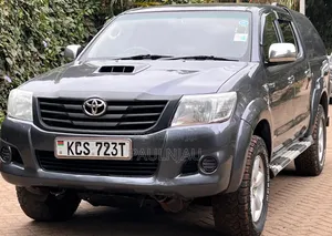 Toyota Hilux 2012 Blue