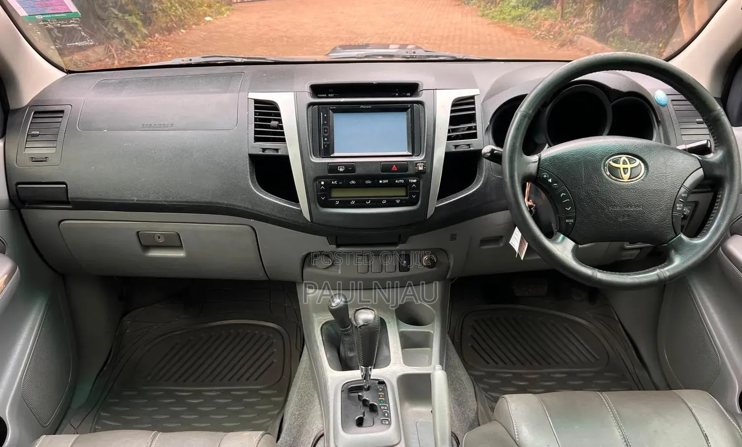 Toyota Hilux 2012 Blue