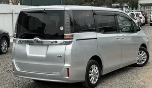 Toyota Voxy 2019 Silver