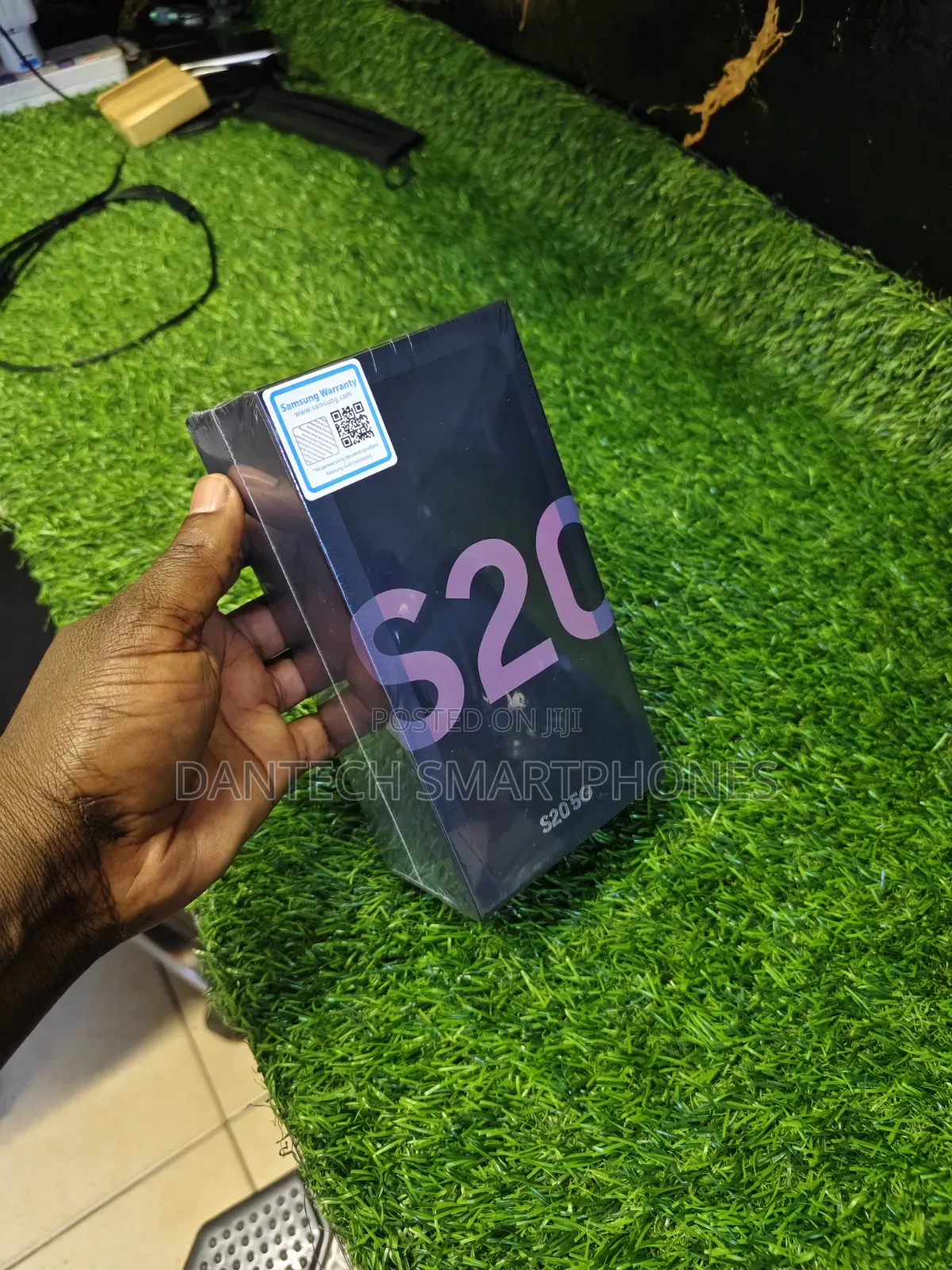 New Samsung Galaxy S20 5G Uw 128 GB Black
