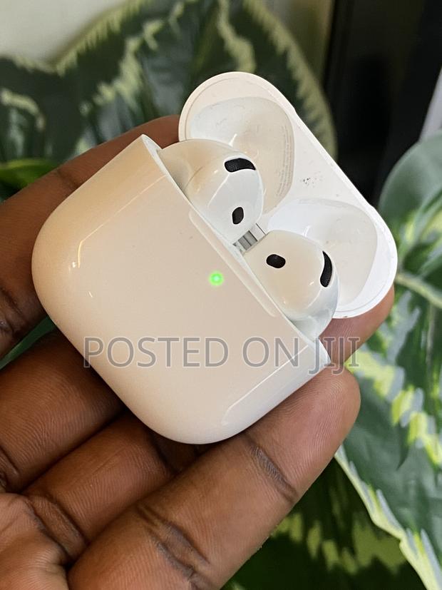 Apple Airpods 4 - thumbnail 4