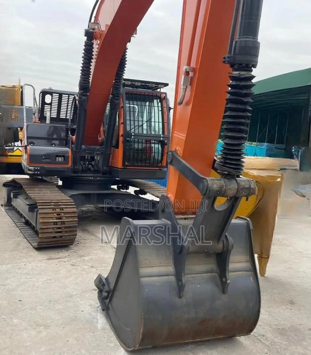 Doosan Dx225 Excavator - thumbnail 2