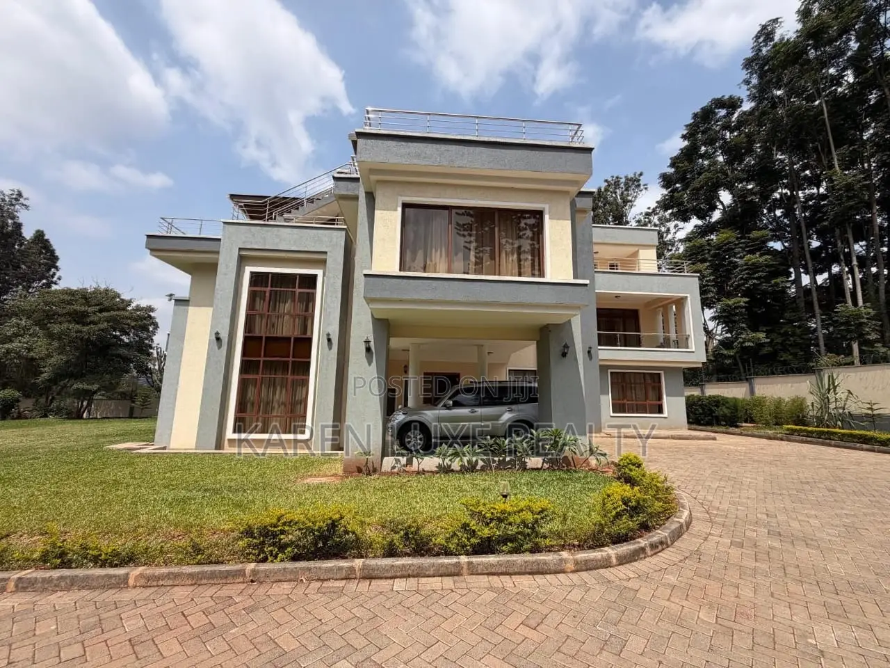 5bdrm Villa in Rosslyn for sale