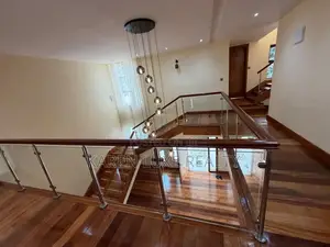 5bdrm Villa in Rosslyn for sale