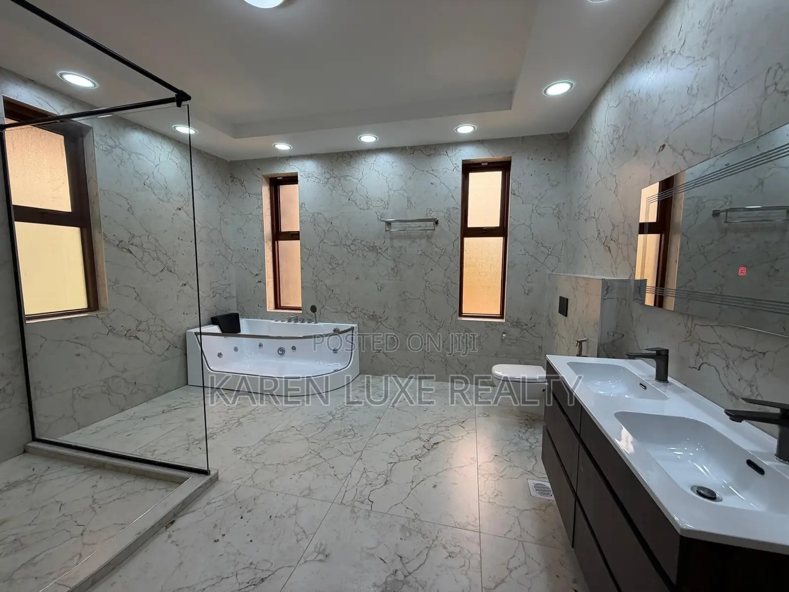 5bdrm Villa in Rosslyn for sale