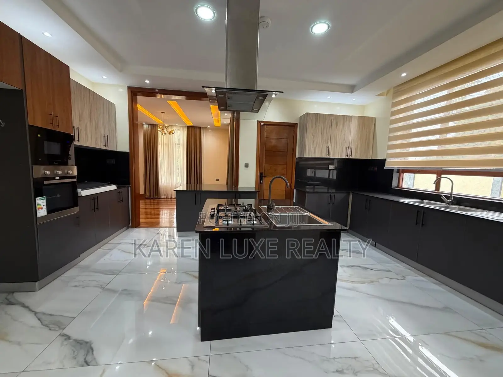 5bdrm Villa in Rosslyn for sale