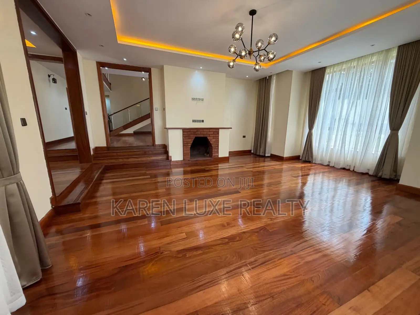 5bdrm Villa in Rosslyn for sale