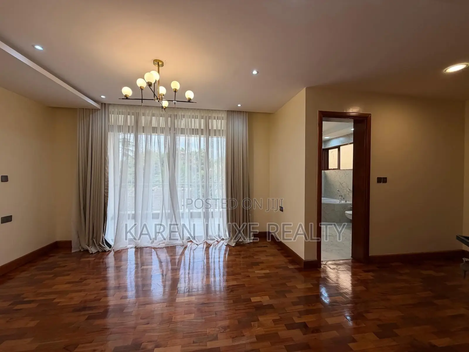 5bdrm Villa in Rosslyn for sale