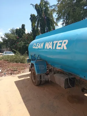 Mitsubishi Canter Water Boozer