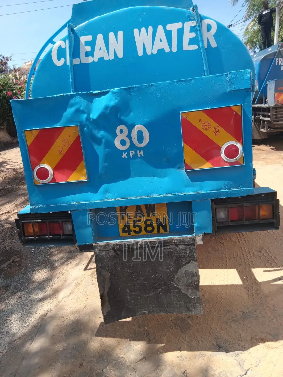 Mitsubishi Canter Water Boozer