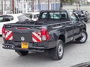Toyota Hilux 2021 Gray