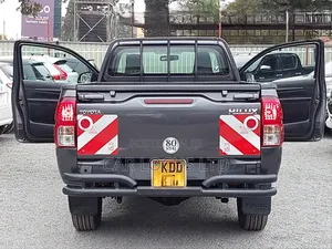 Toyota Hilux 2021 Gray
