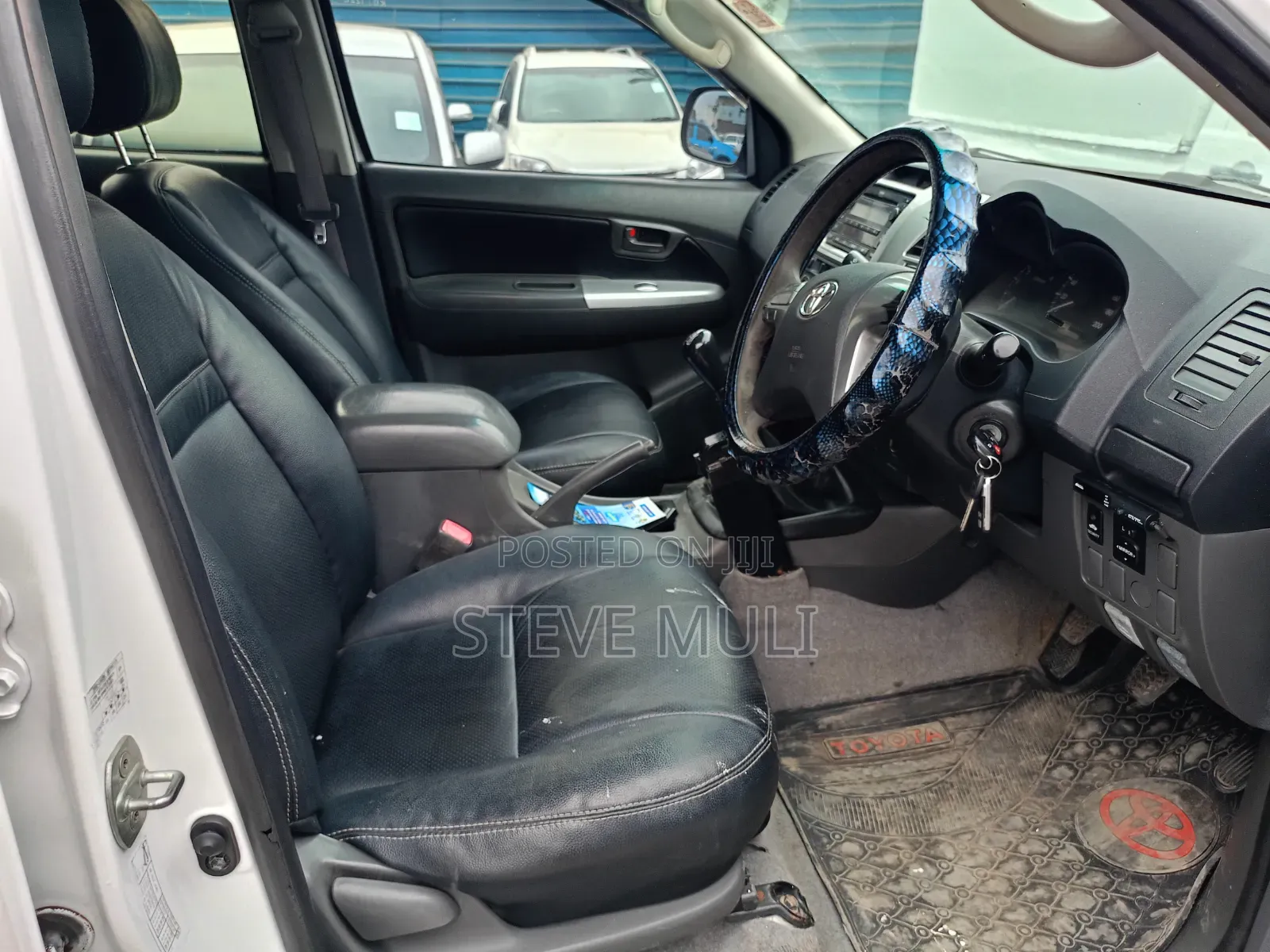 Toyota Hilux 2013 White
