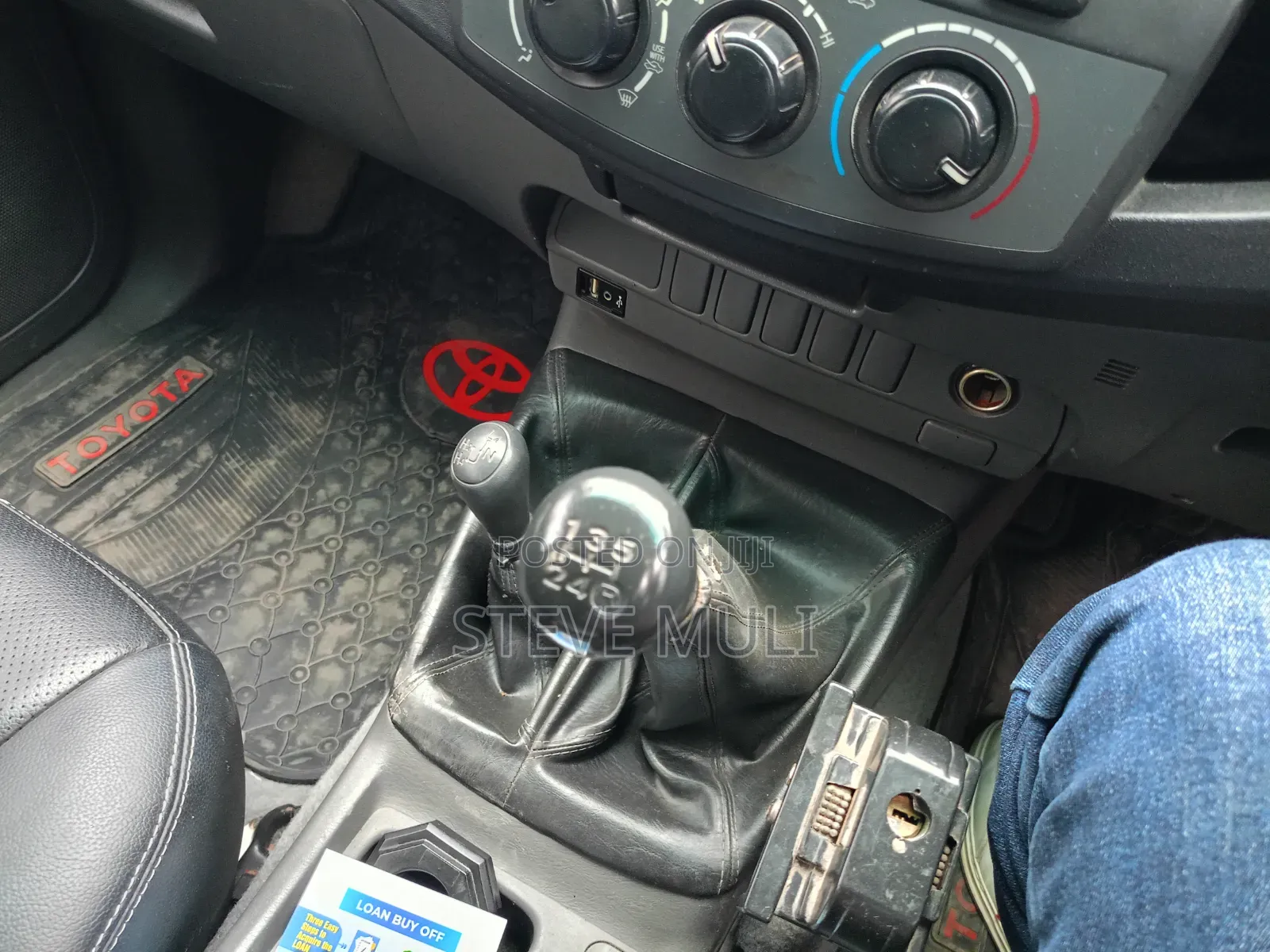 Toyota Hilux 2013 White