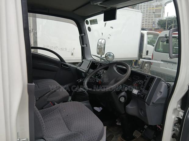 Isuzu Elf Truck - thumbnail 5