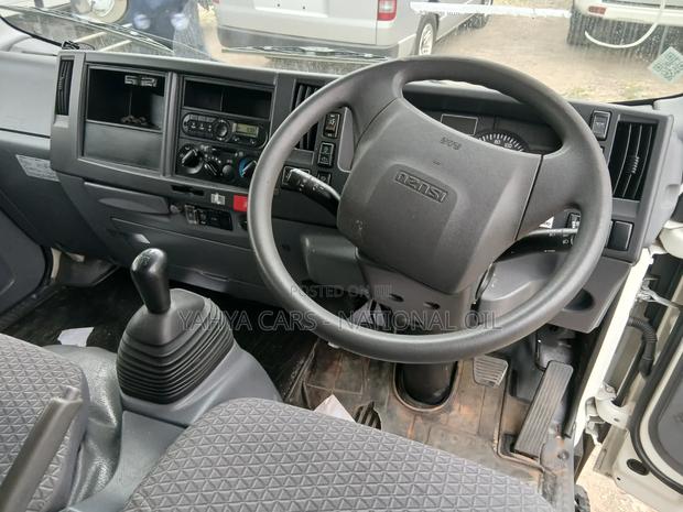Isuzu Elf Truck - thumbnail 6