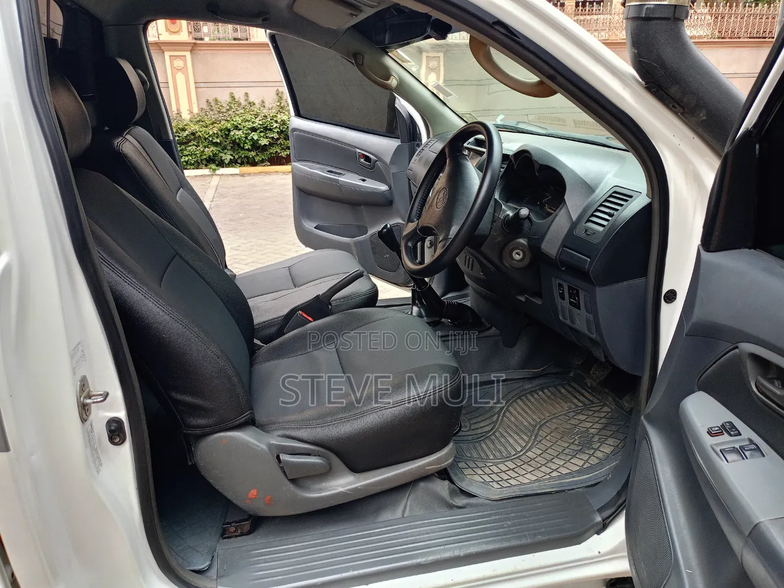 Toyota Hilux 2013 White