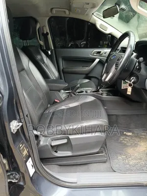 Ford Everest 2018 Gray